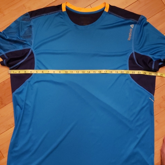 REEBOK- blue tee - Picture 7 of 9